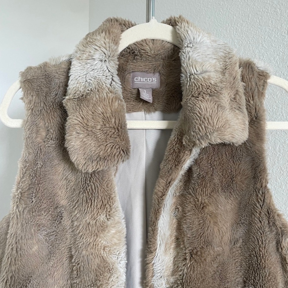Chicos Faux Fur Vest Tan Beige Open Front Collared Plush Fall Autumn Classy Sz 1 - Picture 3 of 9